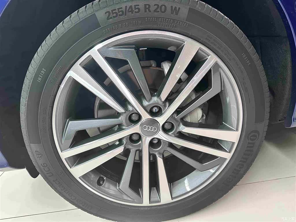 Audi Q5L, 2020 4