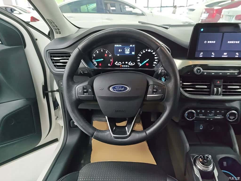 Ford Focus, 2020 11