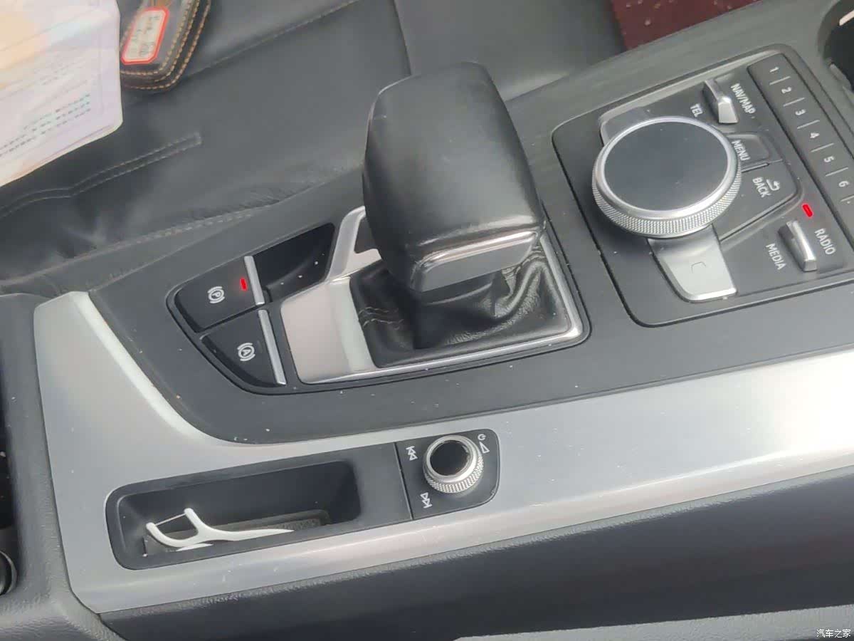 Audi A4L, 2019 15