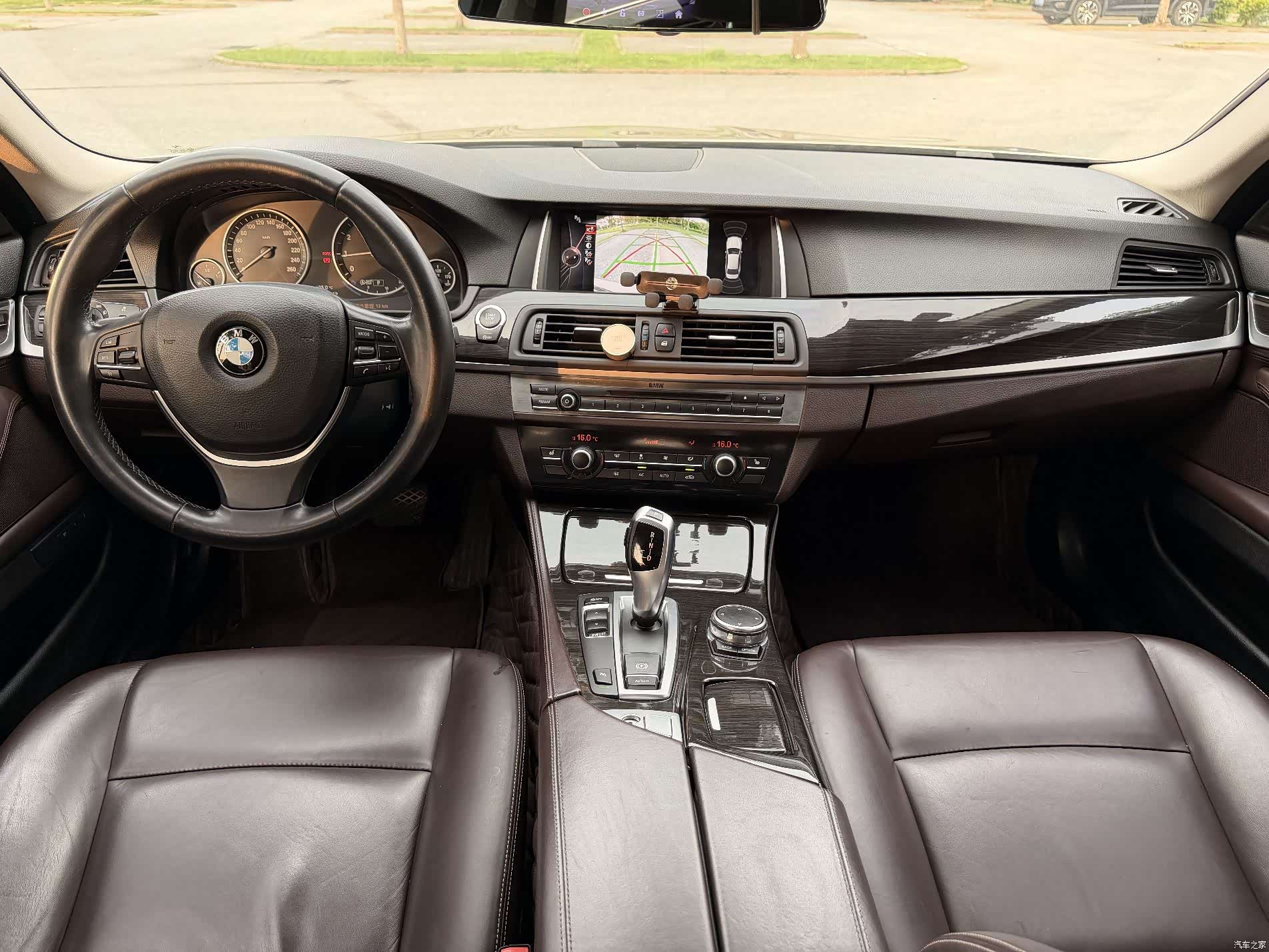 BMW 5 Series, 2015 все фото