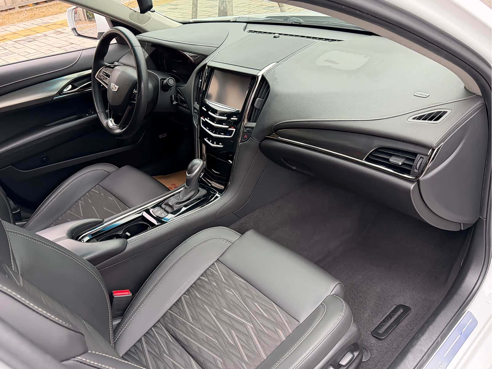 Cadillac ATS-L, 2017 10