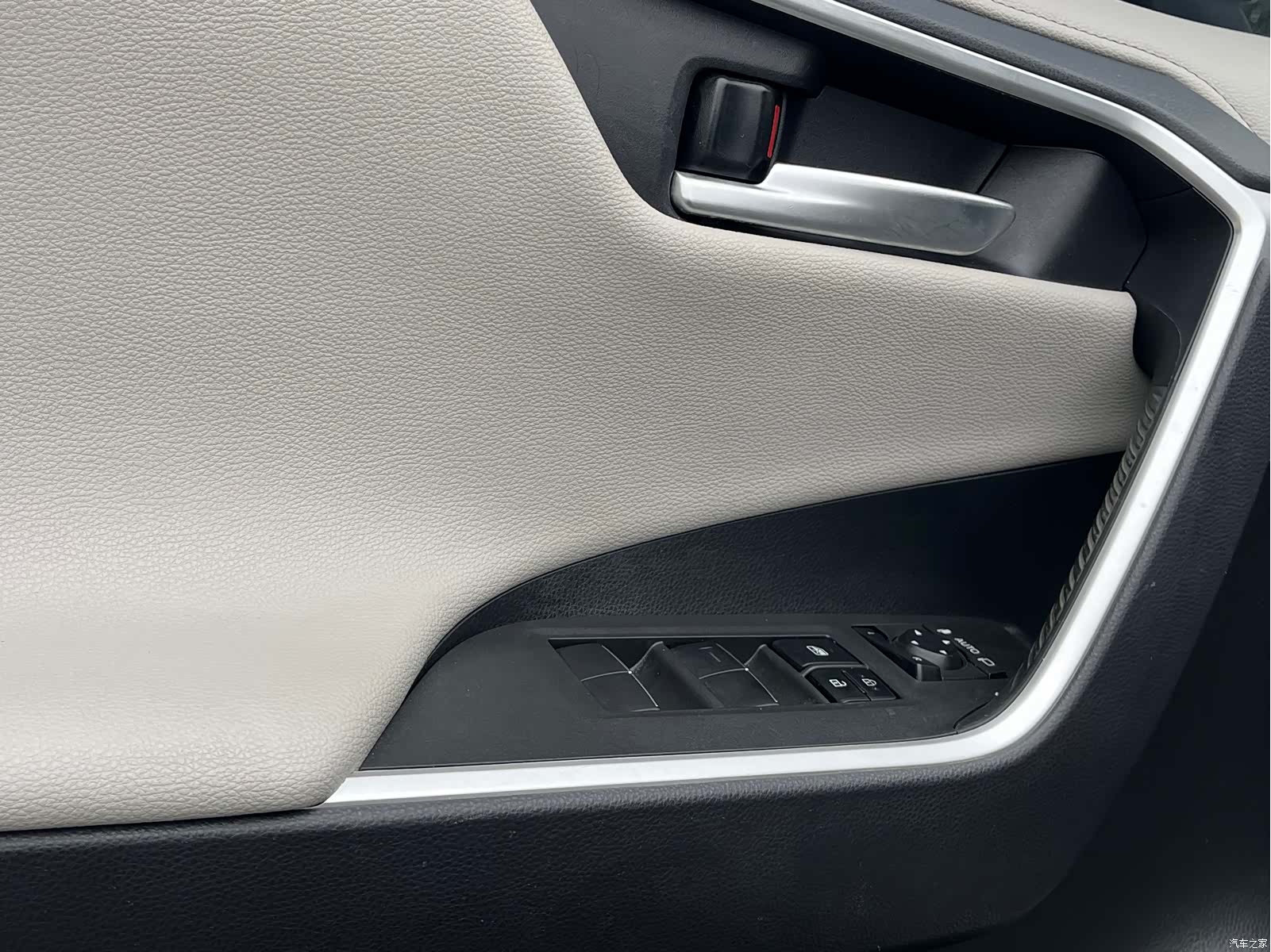 Toyota Wildlander, 2020 13