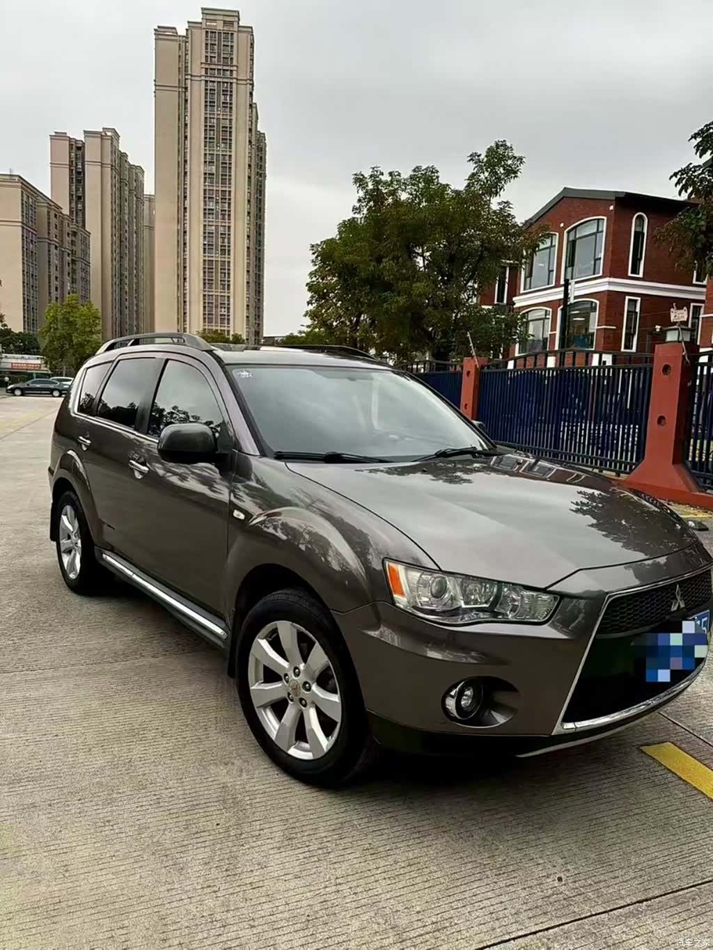 Mitsubishi Outlander, 2012 3