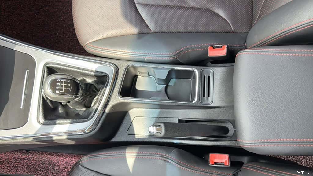 Wuling 560, 2017 22