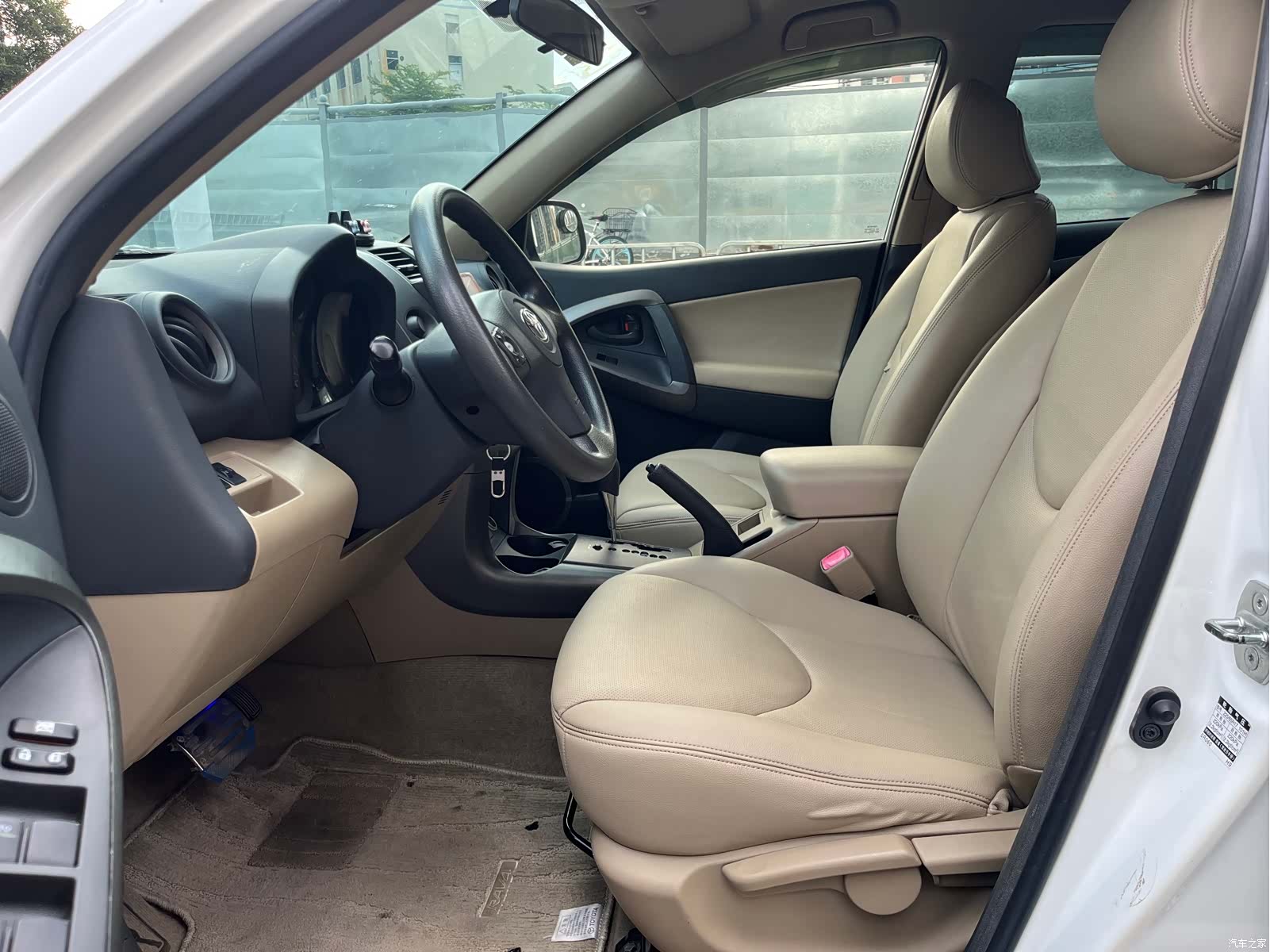 Toyota RAV4, 2013 9