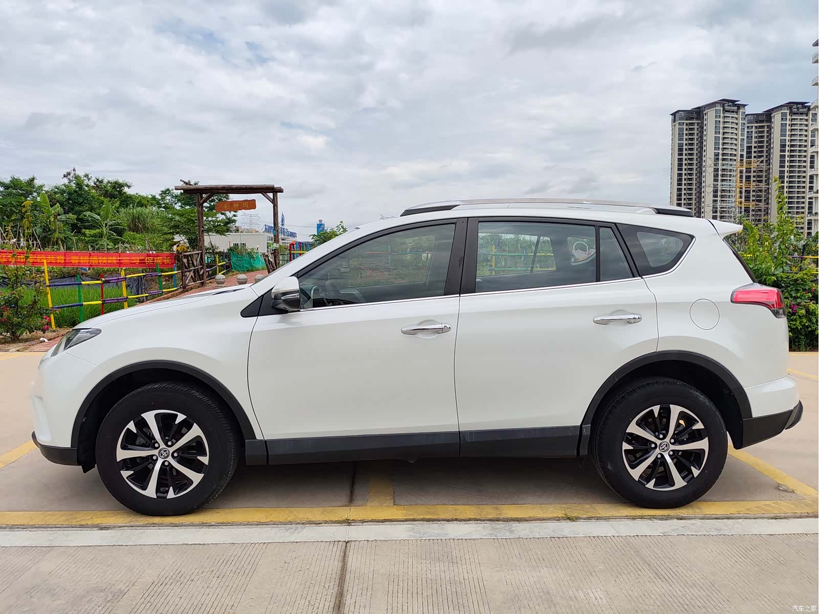 Toyota RAV4, 2016 3