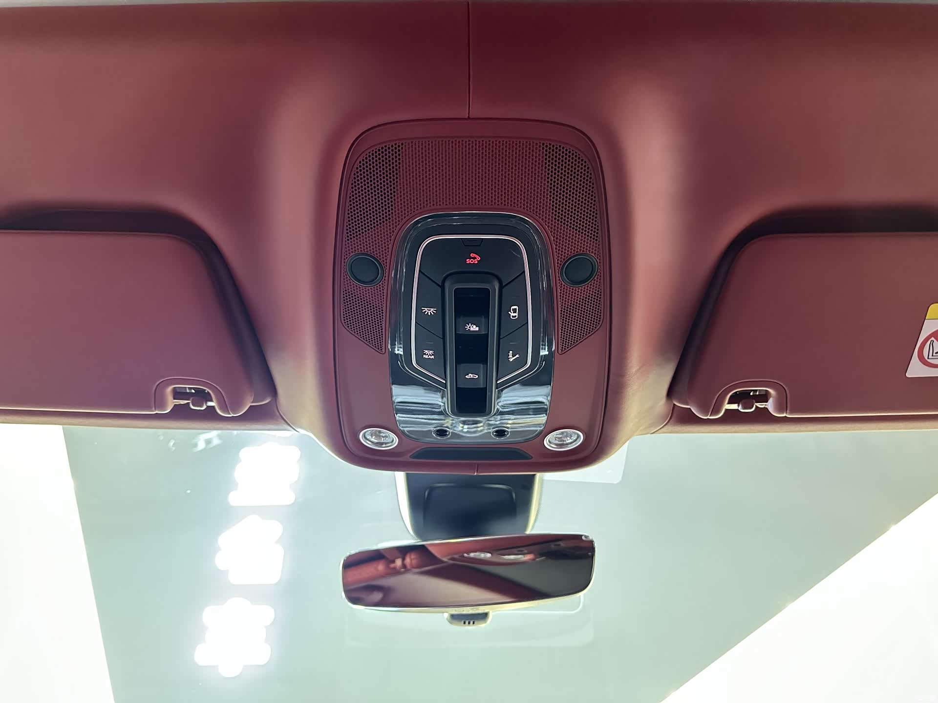 Bentley Bentayga, 2021 21