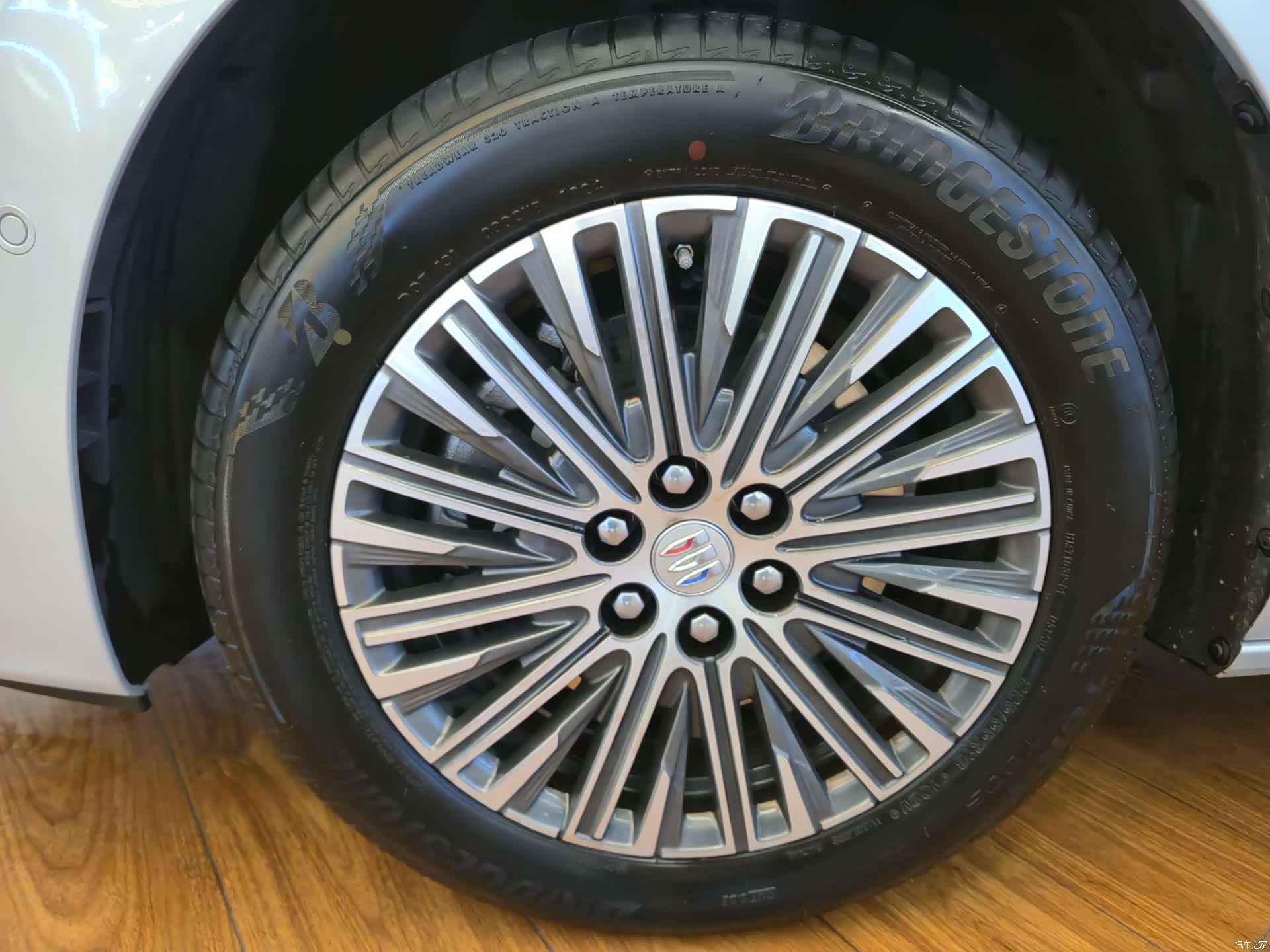 Buick GL8, 2024 9