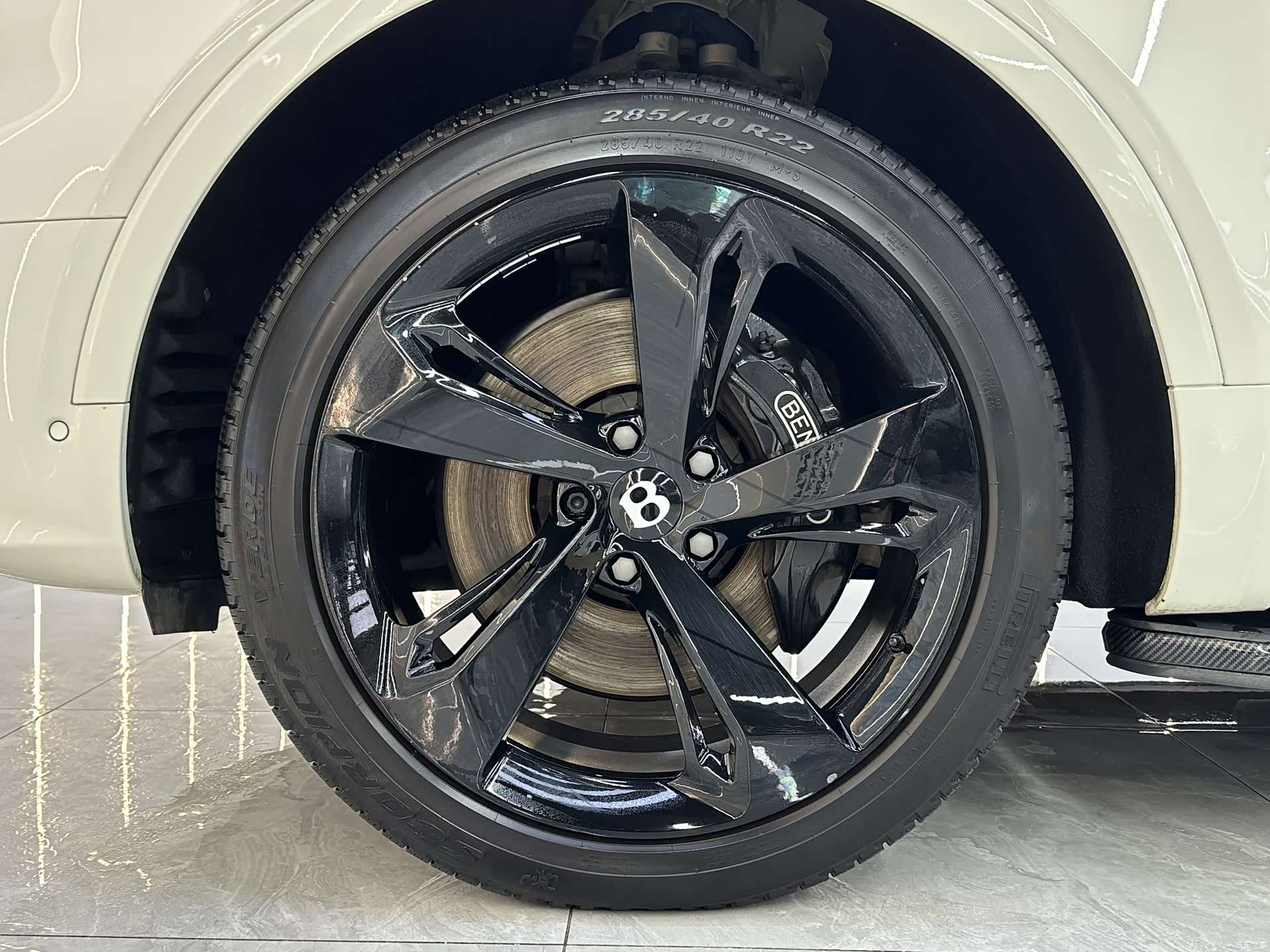 Bentley Bentayga, 2021 8