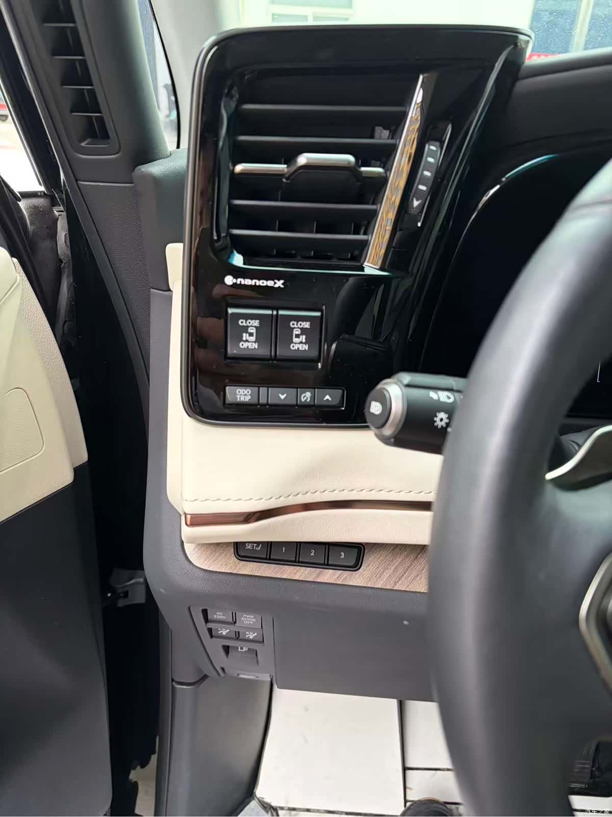 Lexus LM, 2025 все фото