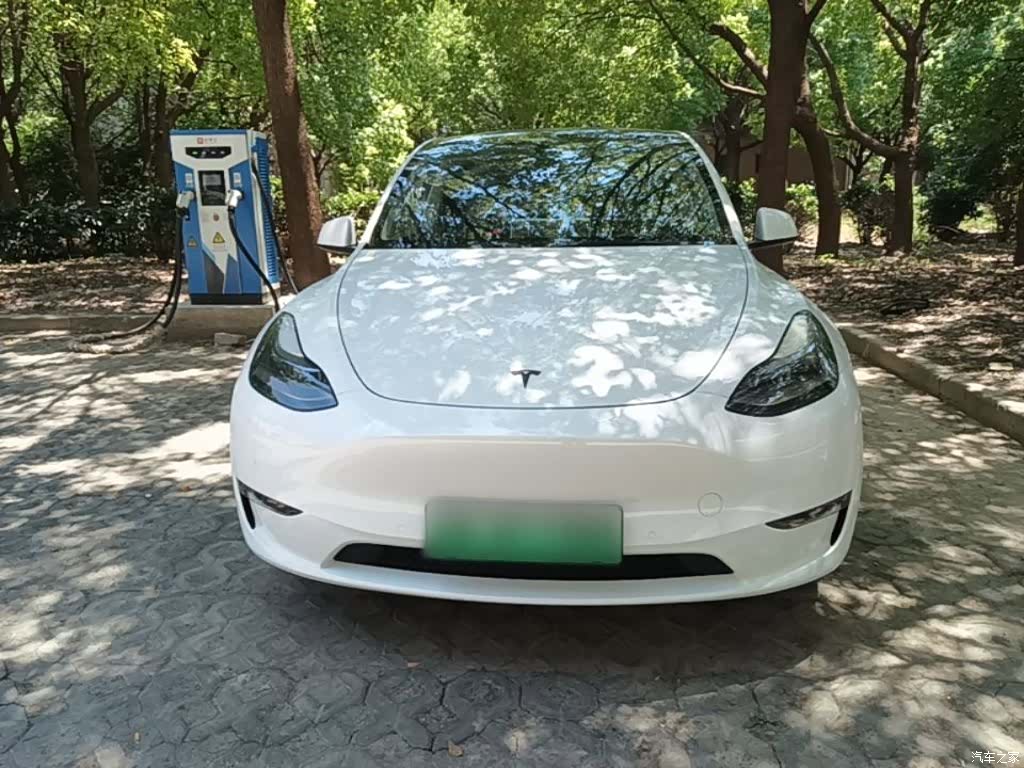 Tesla Model Y, 2022 3