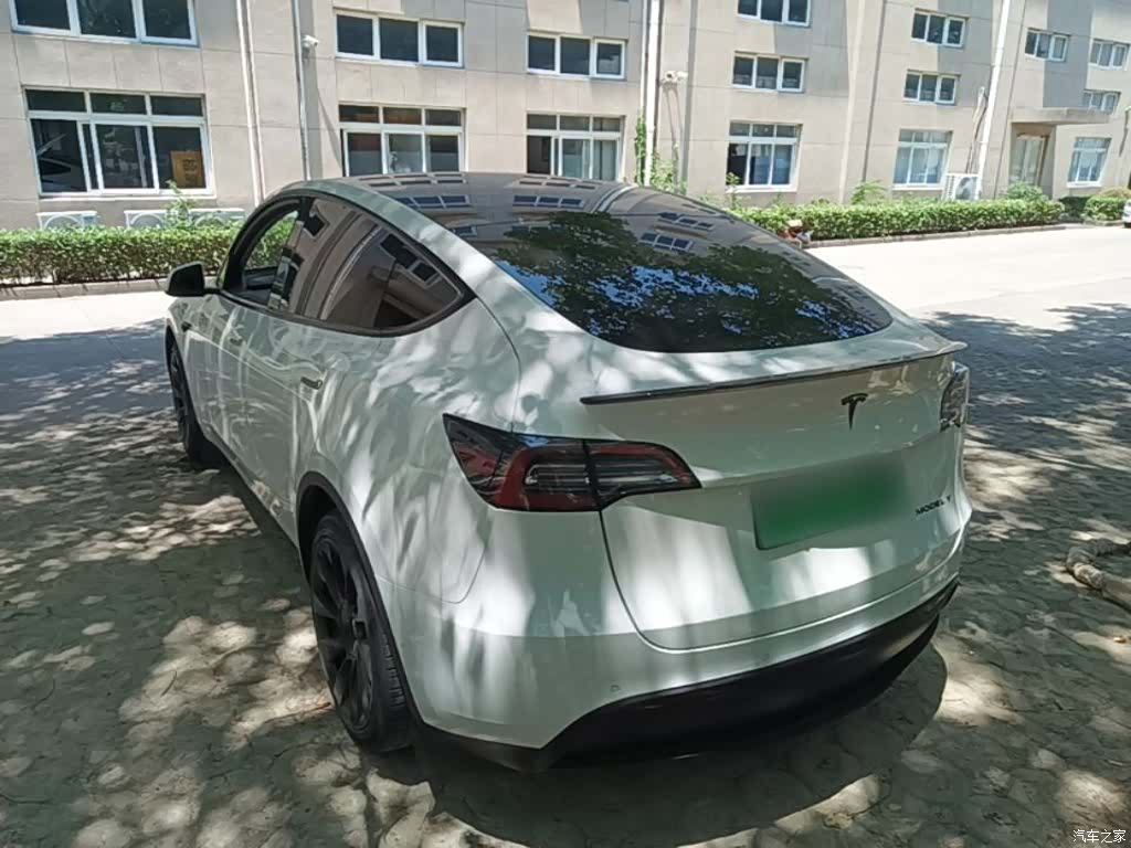 Tesla Model Y, 2022 все фото