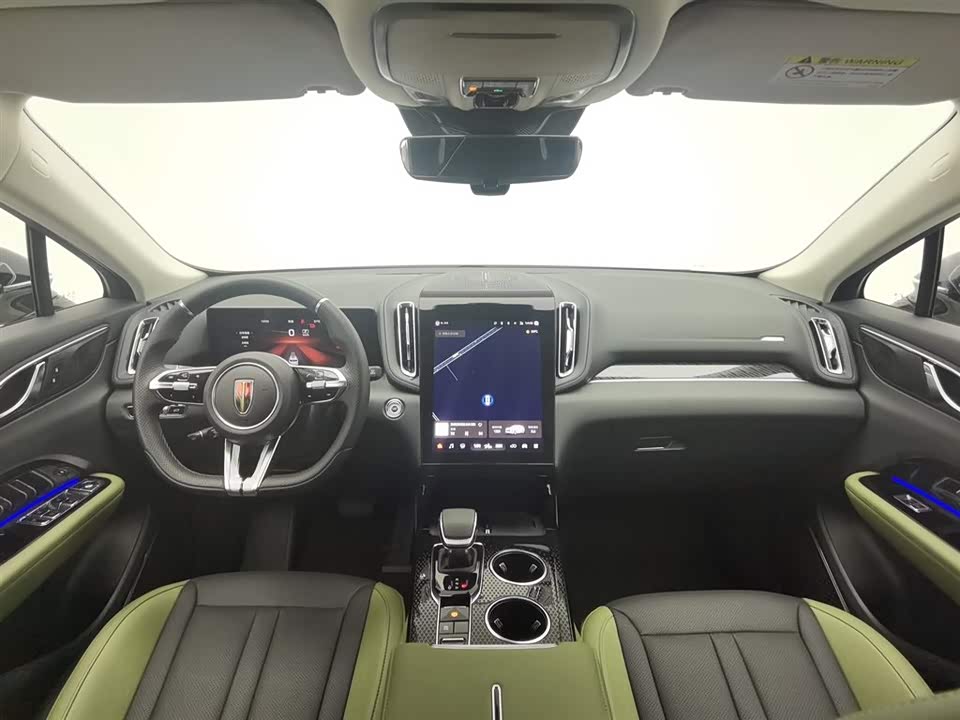 Hongqi HS3
