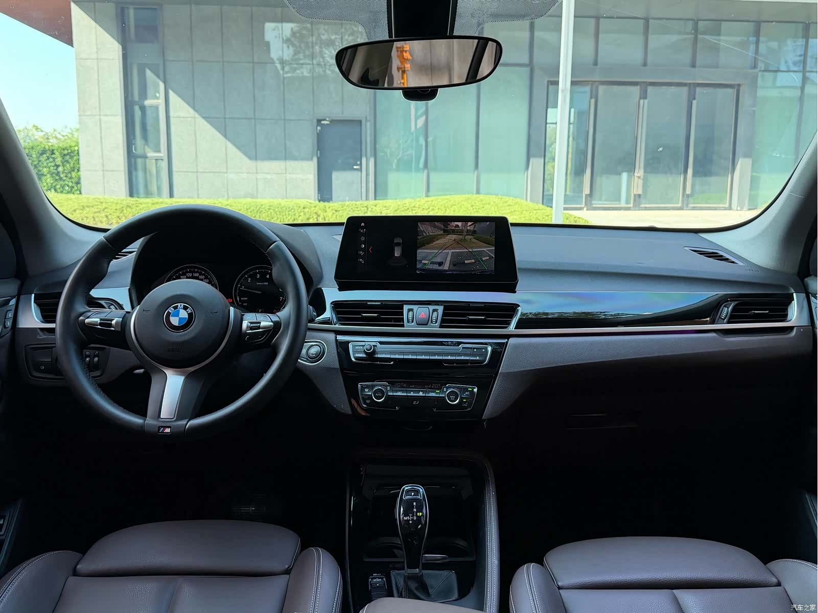 BMW X1, 2020 все фото