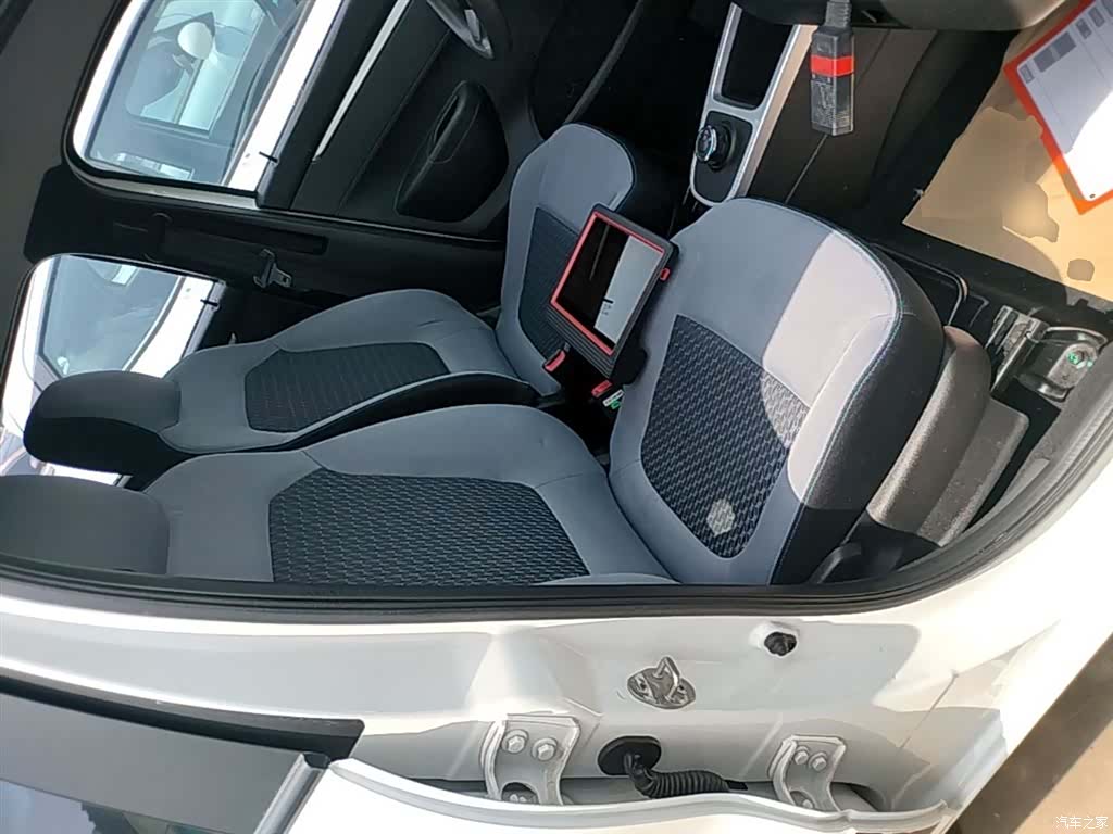 Nissan e30, 2022 25