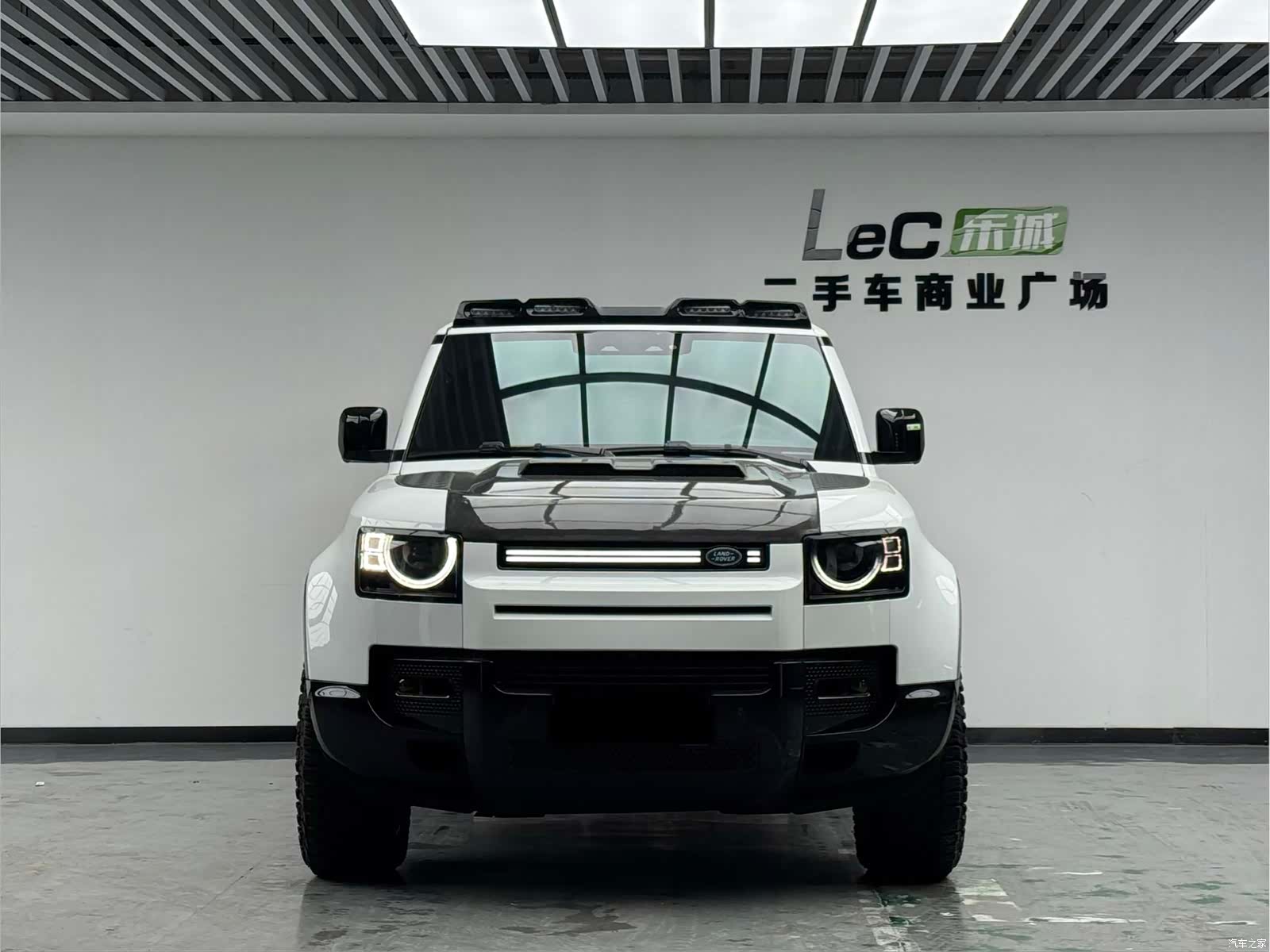 Land Rover Defender, 2025 2