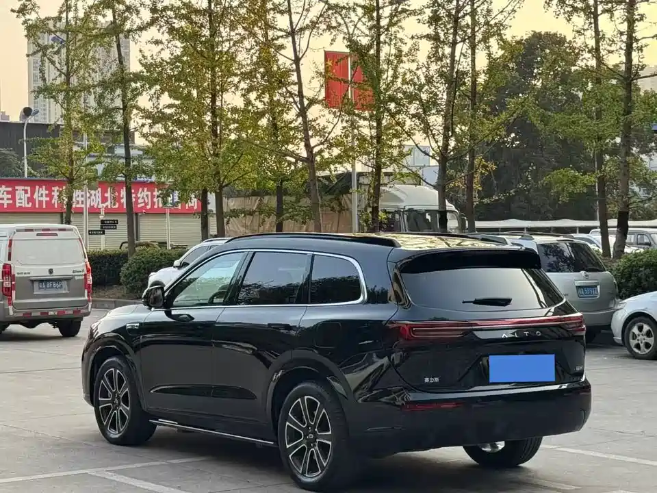 AITO Ask the world M7