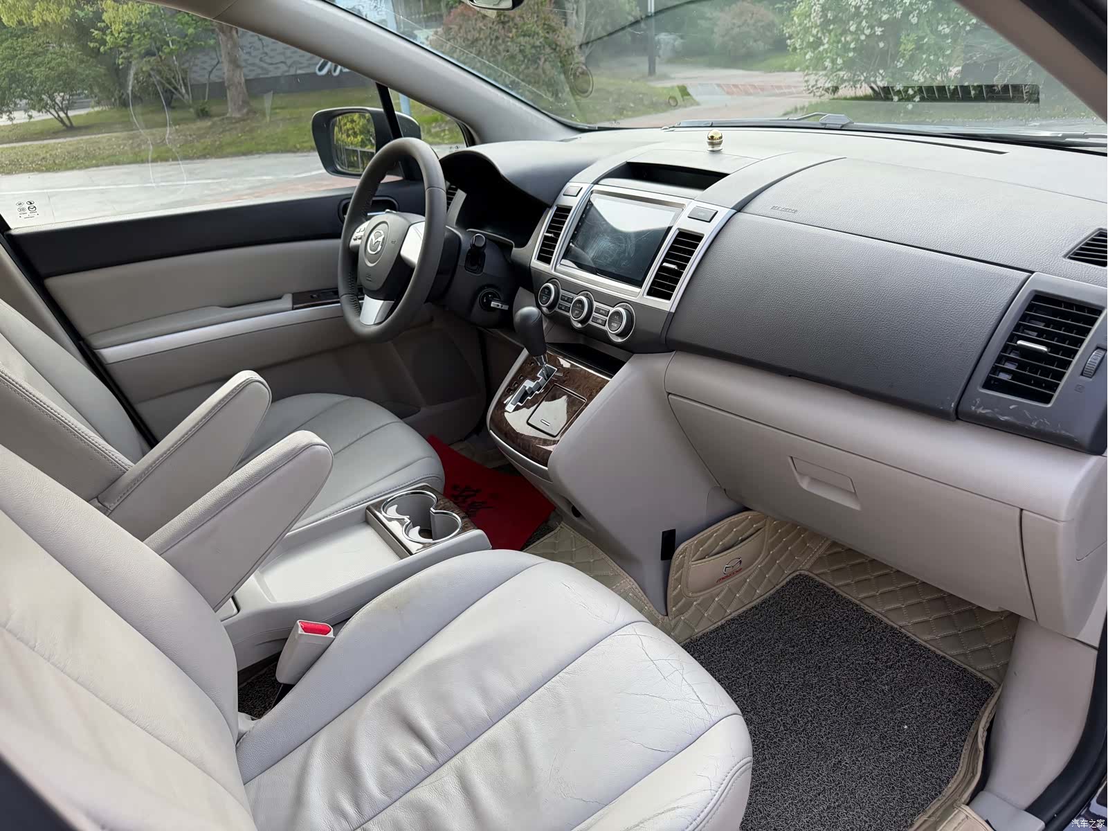Mazda 8, 2015 8