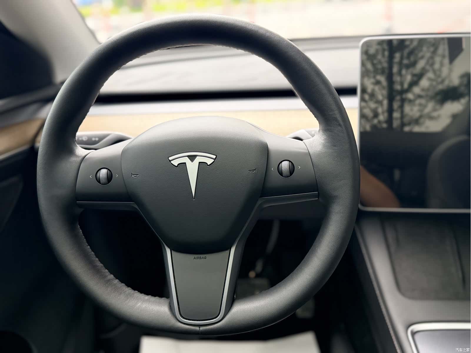 Tesla Model Y, 2023 14