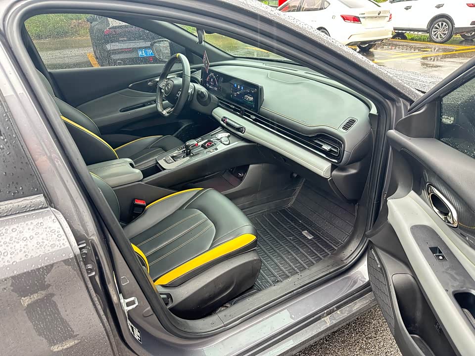 Trumpchi Shadow Leopard