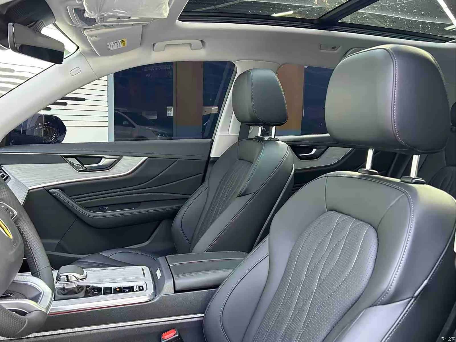 Hongqi HS5, 2025 7