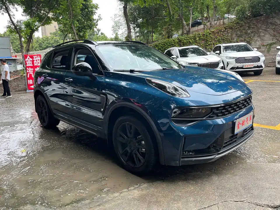 Lynk & Co 01