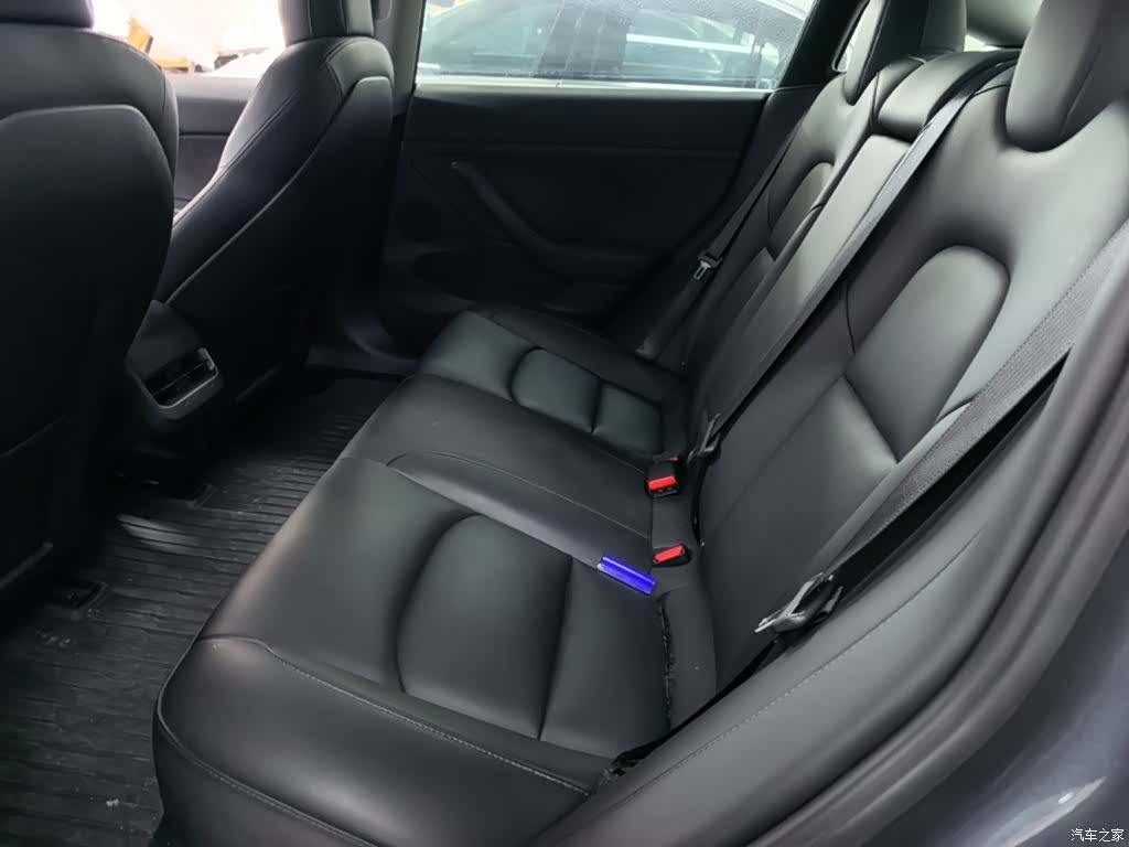 Tesla Model 3, 2022 17