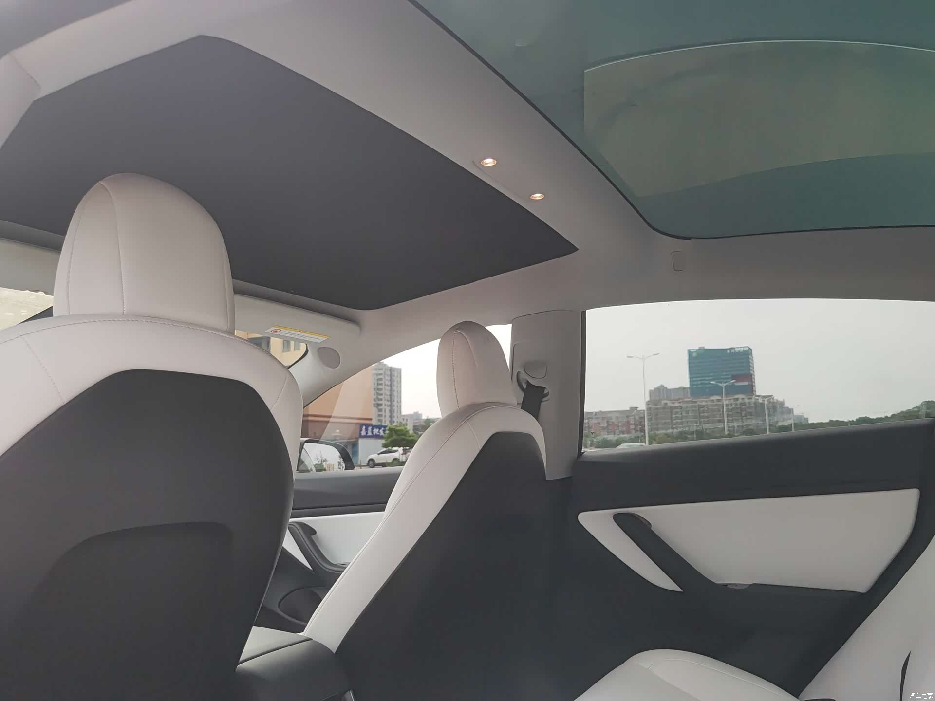 Tesla Model 3, 2020 13