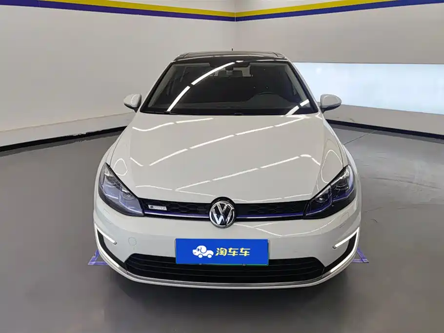 Volkswagen Golf*pure electricity