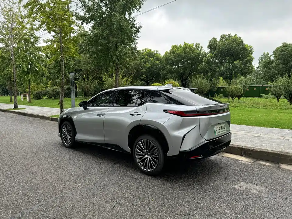 Lexus RZ