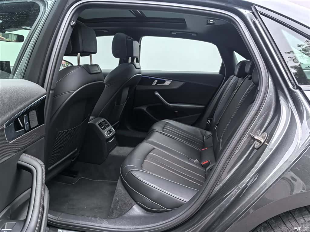 Audi A4L, 2024 13