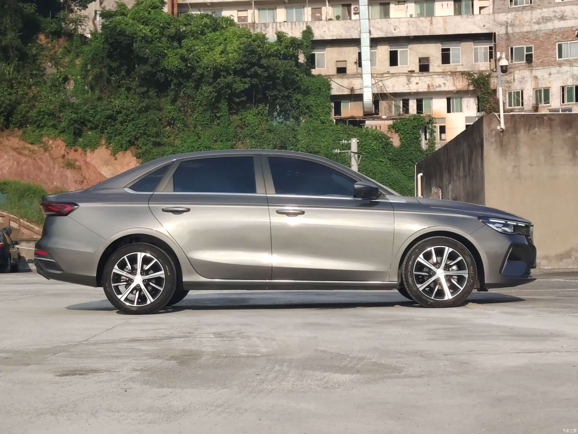 Geely Emgrand, 2023 8