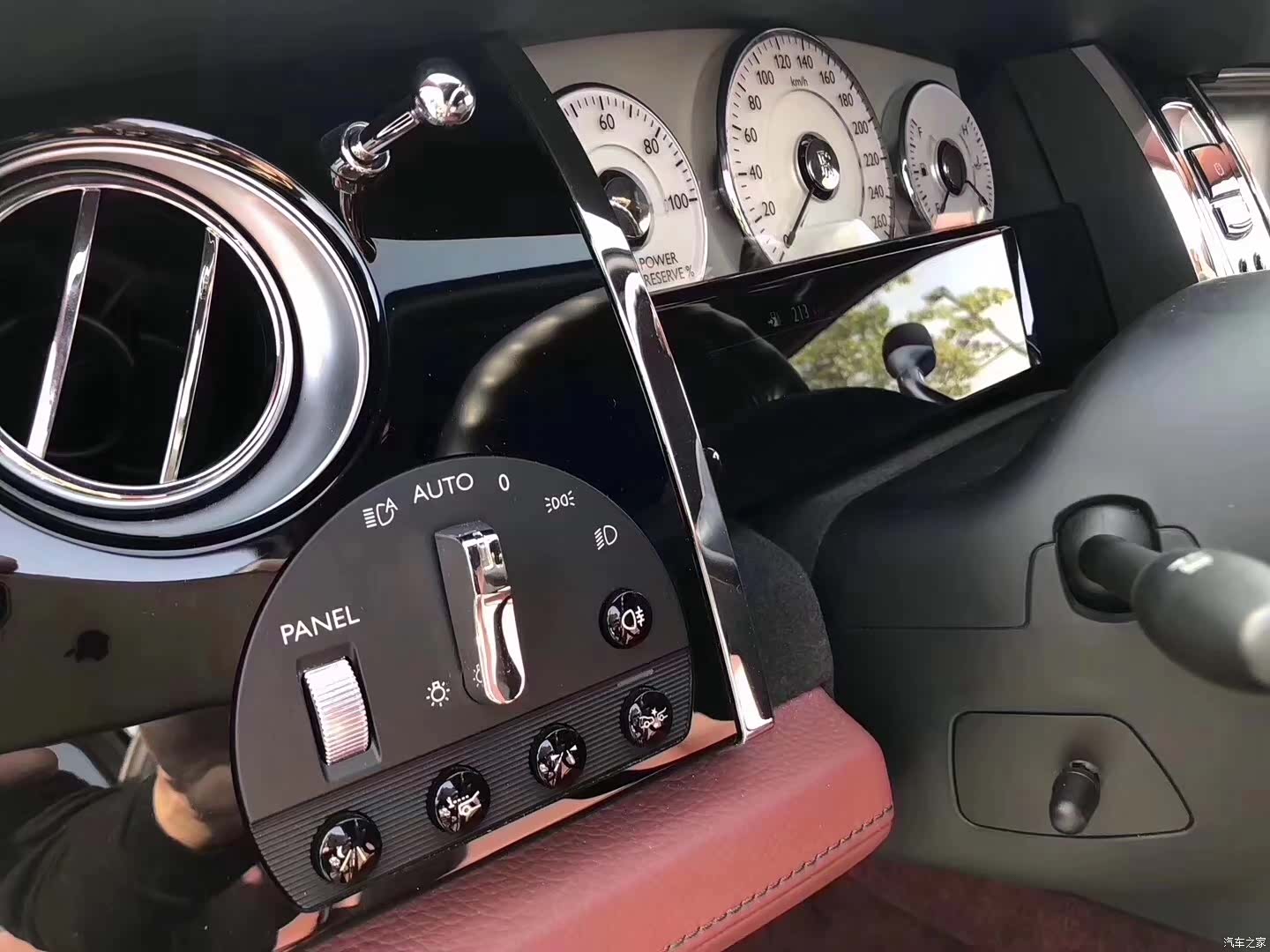 Rolls-Royce Ghost, 2014 6