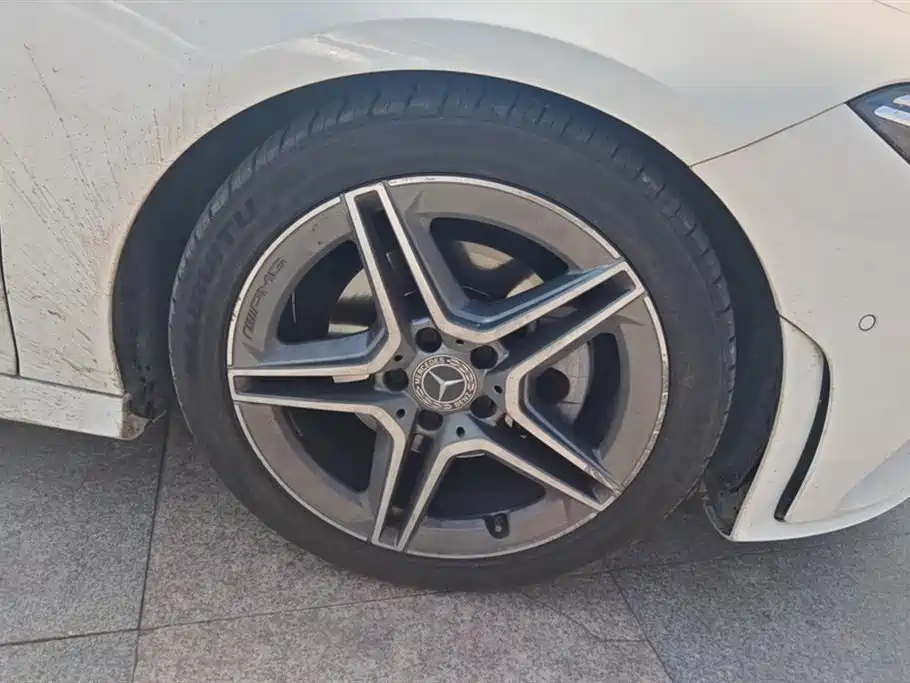 Mercedes-Benz CLA