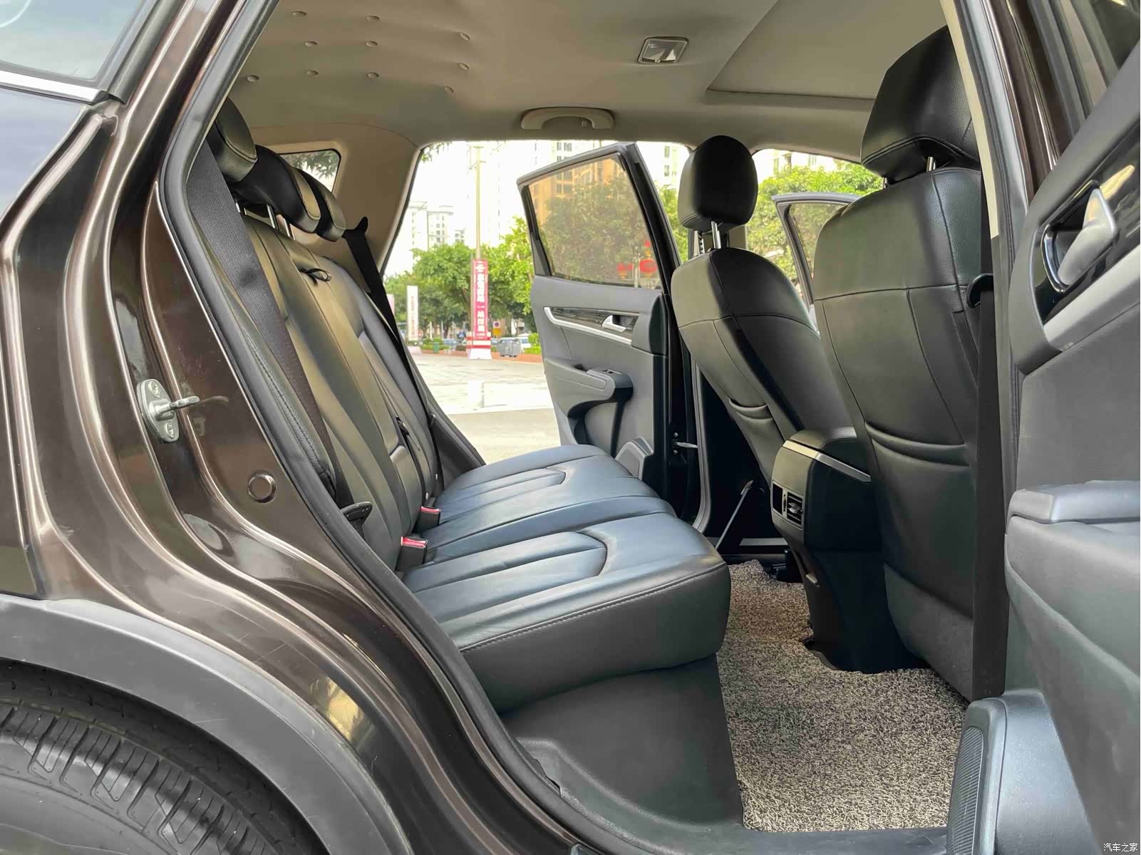 DongFeng AX7, 2015 11