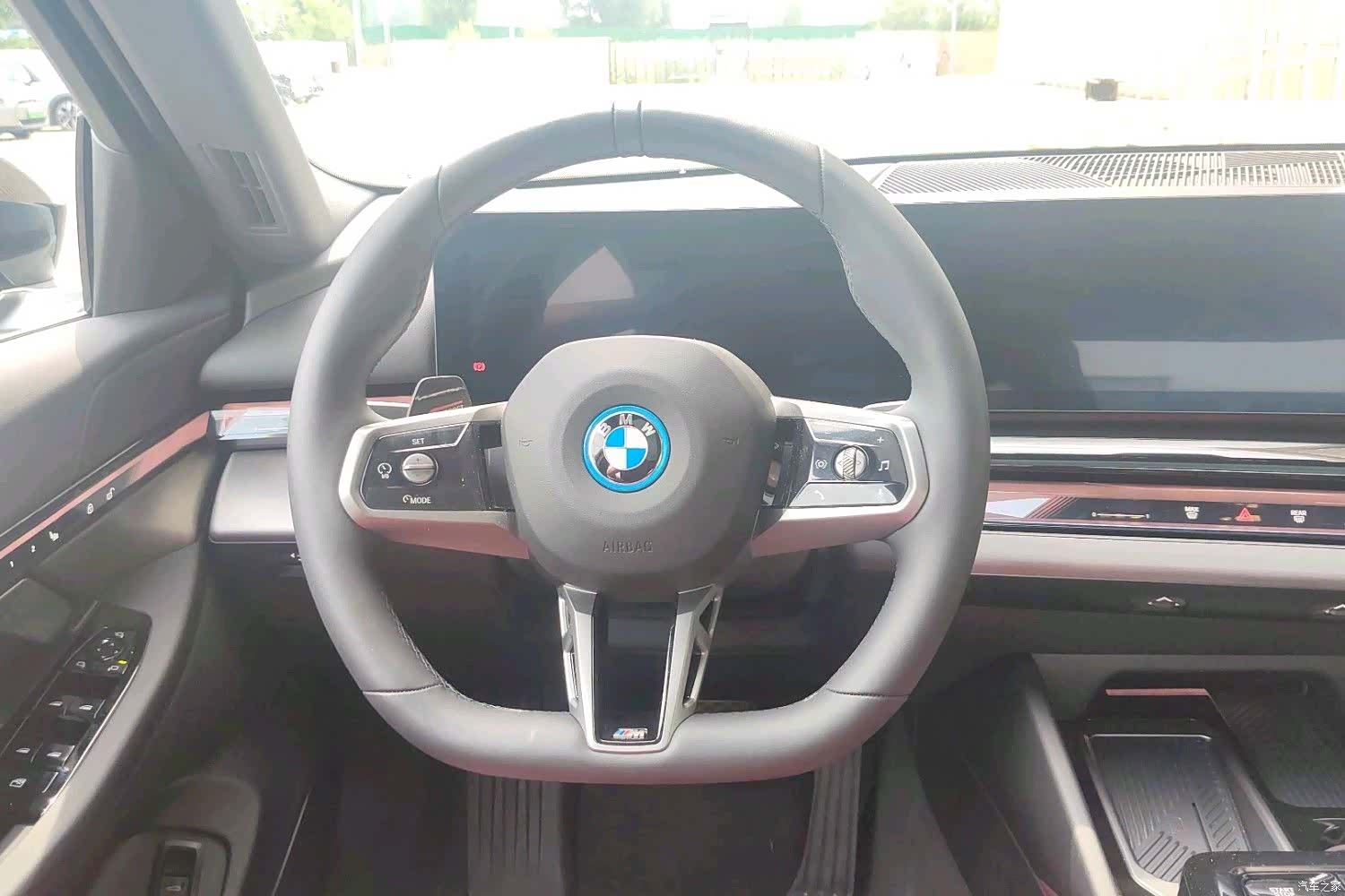 BMW i5, 2025 10