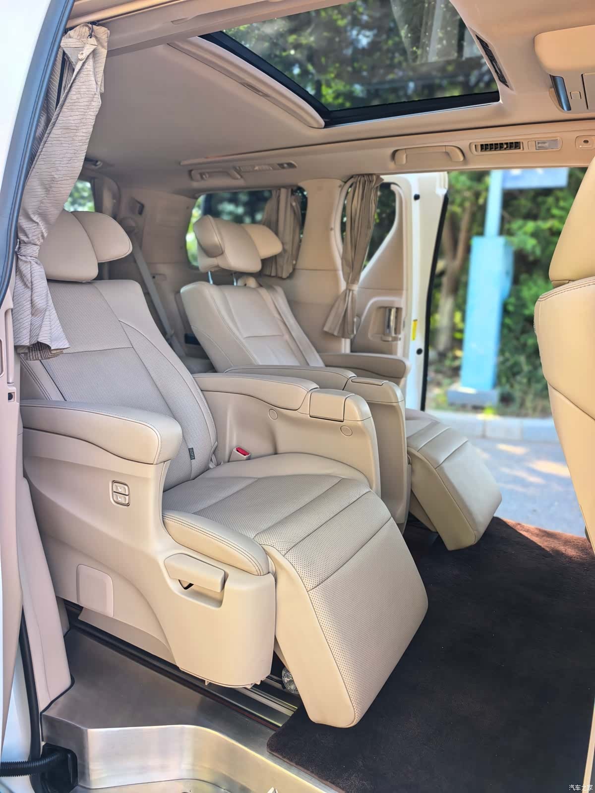 Toyota Alphard, 2016 20