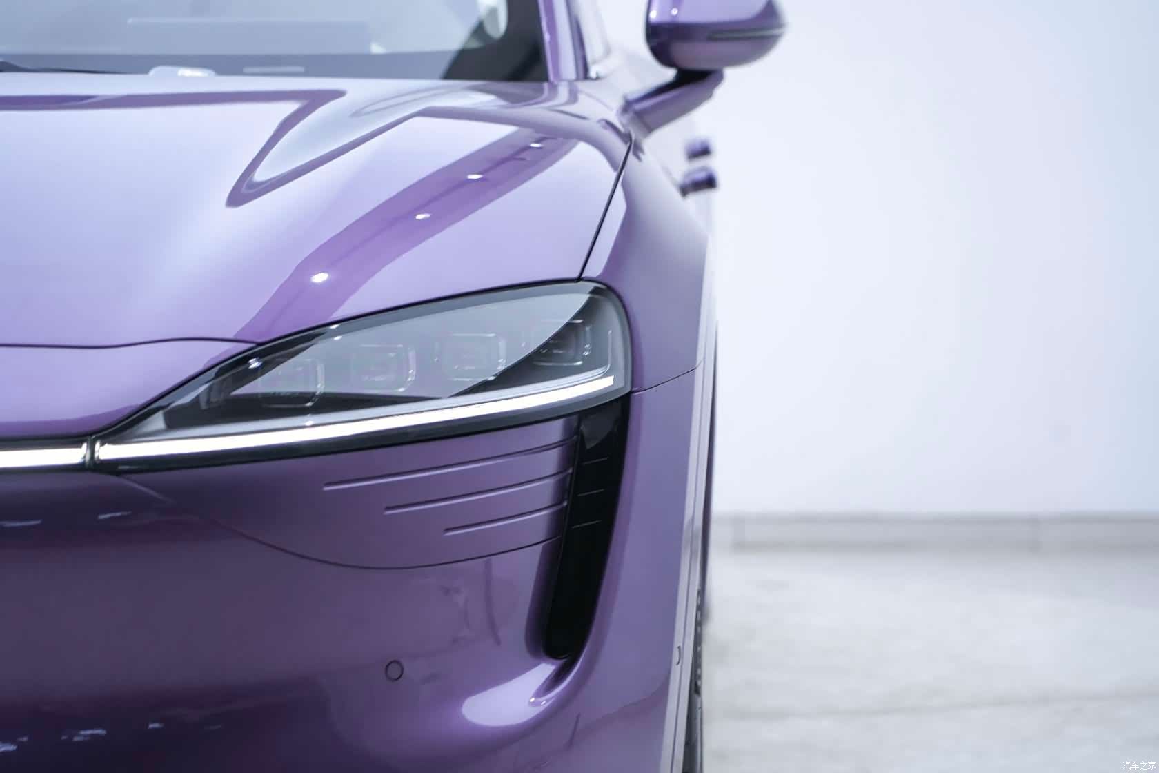 Luxeed R7, 2025 7