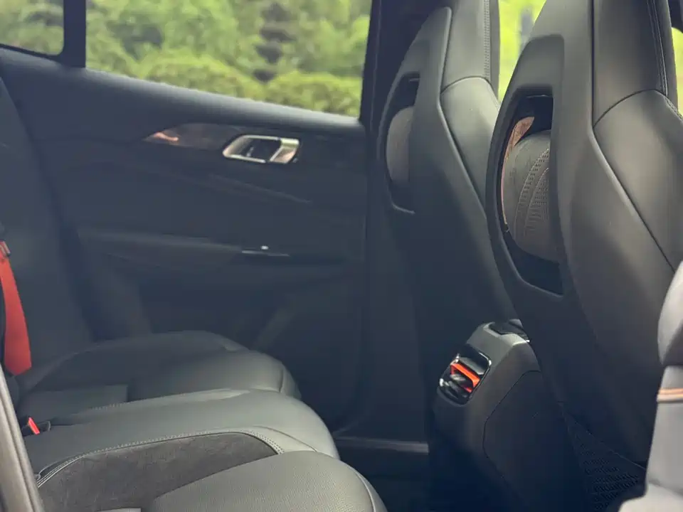 Lynk & Co 02 Hatchback