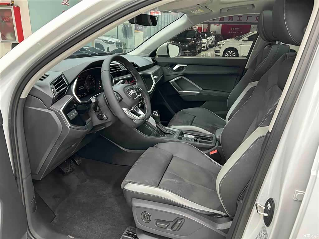 Audi Q3, 2023 11