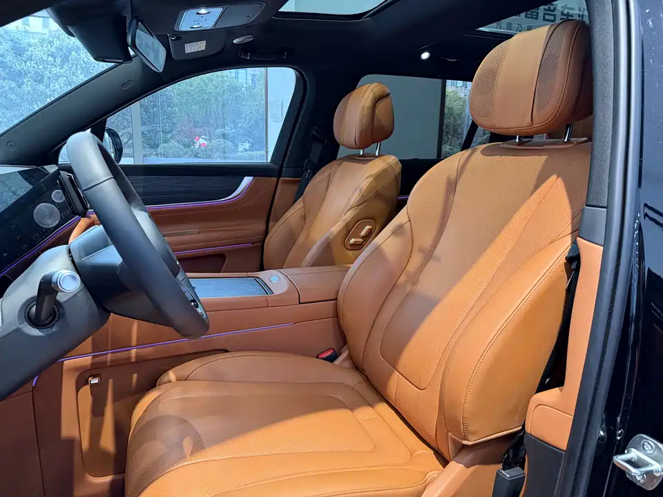 AITO Ask the world M9