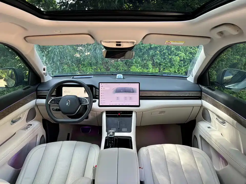 AITO Ask the world M7