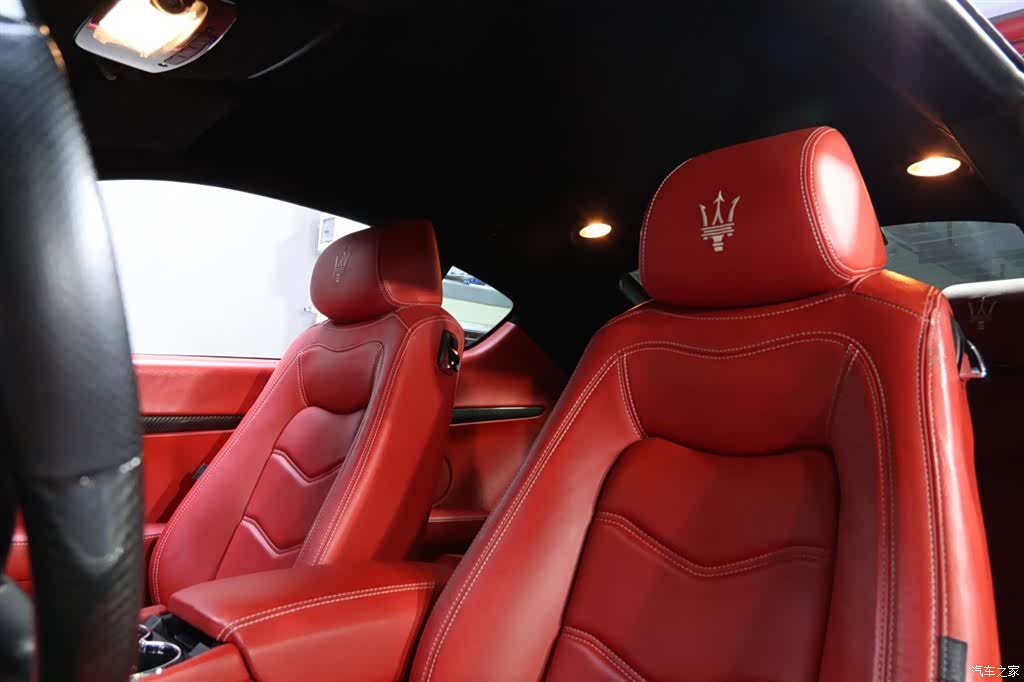 Maserati GranTurismo, 2018 15