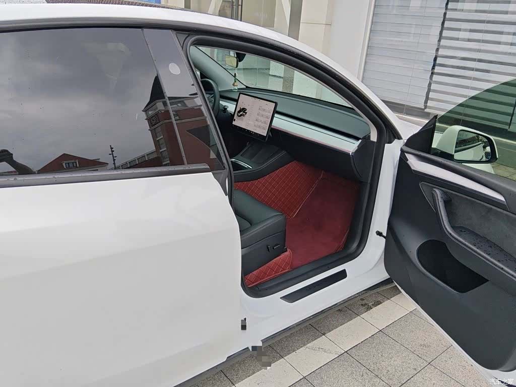 Tesla Model Y, 2024 20