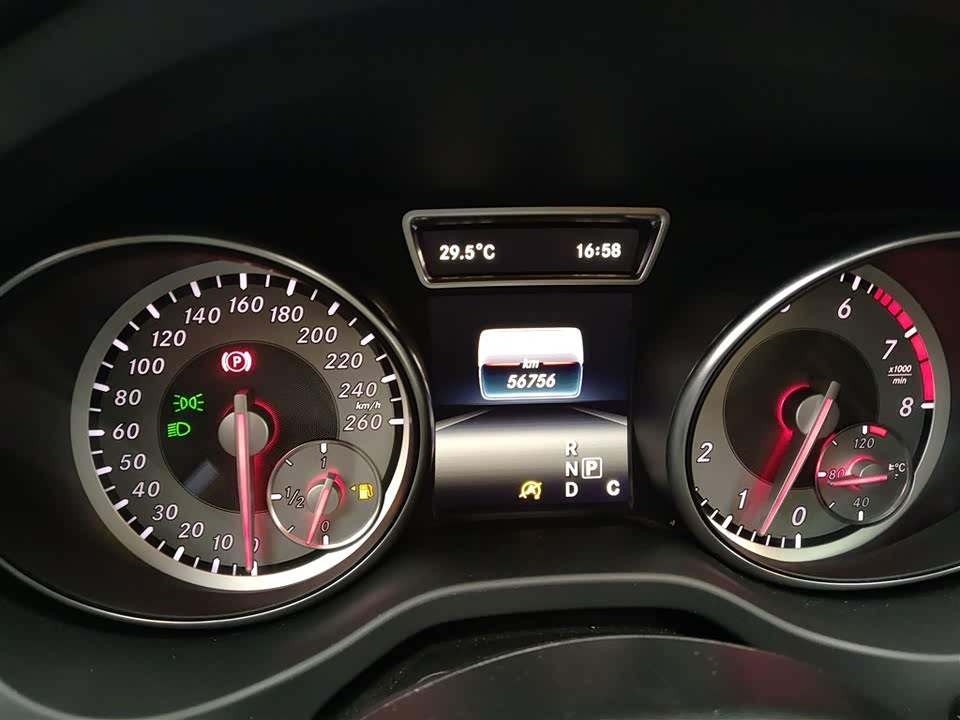 Mercedes-Benz GLA Mercedes-Benz GLA