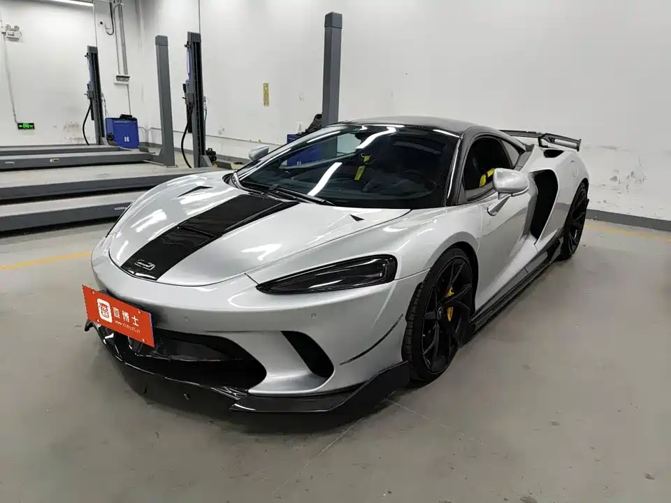 McLaren GT