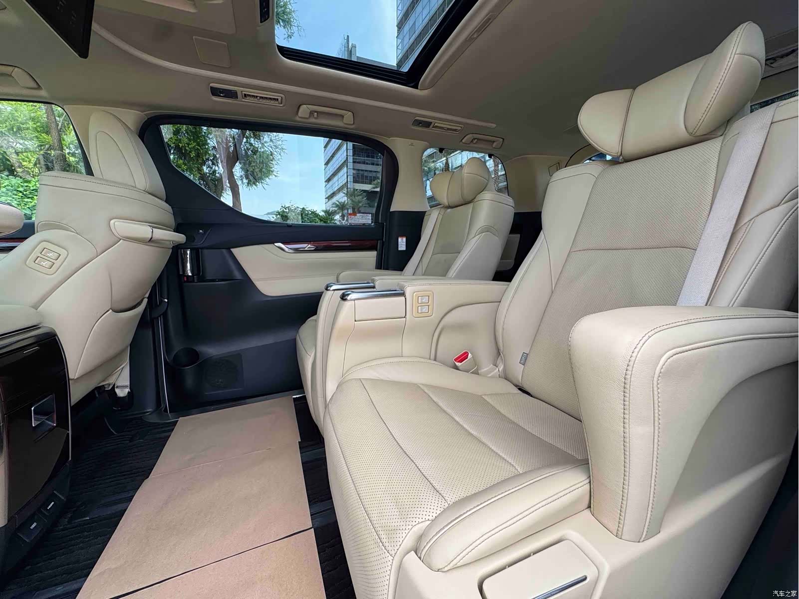 Toyota Alphard, 2017 6