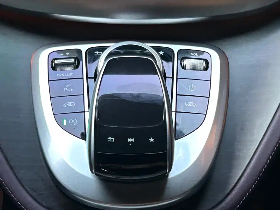 Mercedes-Benz V-class