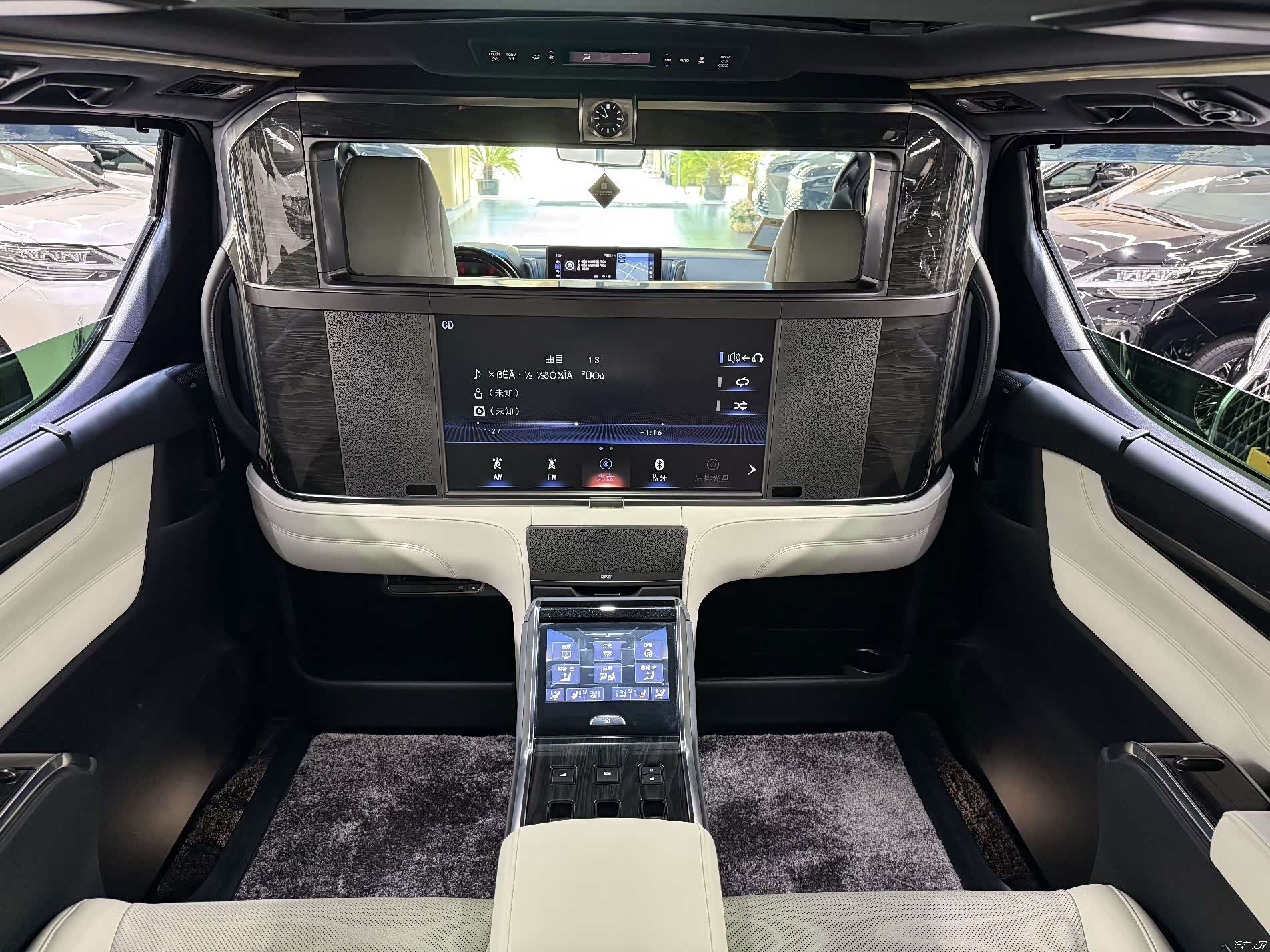 Lexus LM, 2023 20