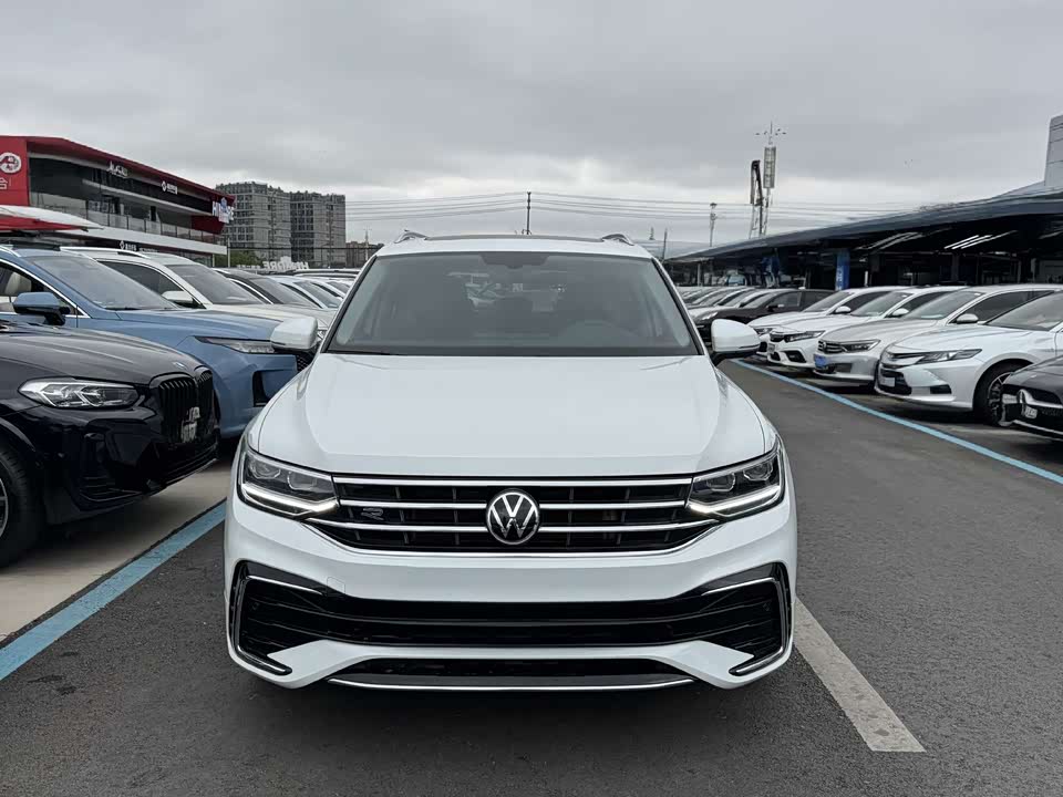 Volkswagen Tiguan L